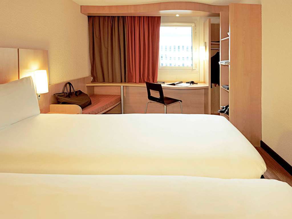 Ibis Paris Canal Saint Martin Exterior photo
