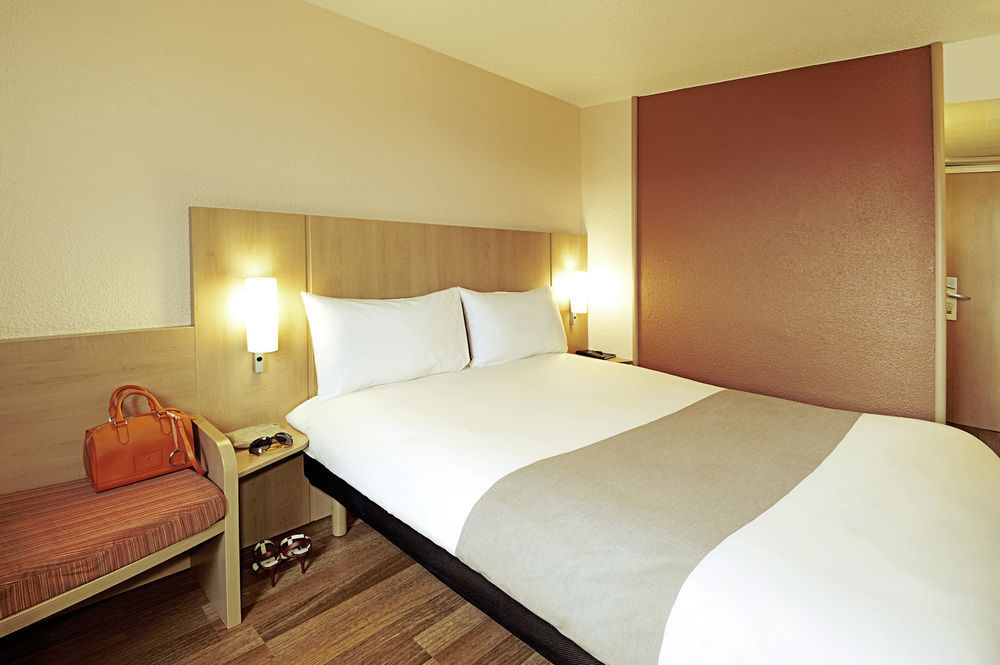 Ibis Paris Canal Saint Martin Exterior photo